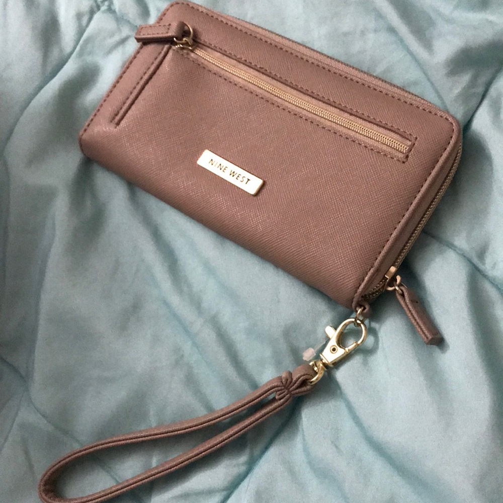 Nine West wristlet wallet